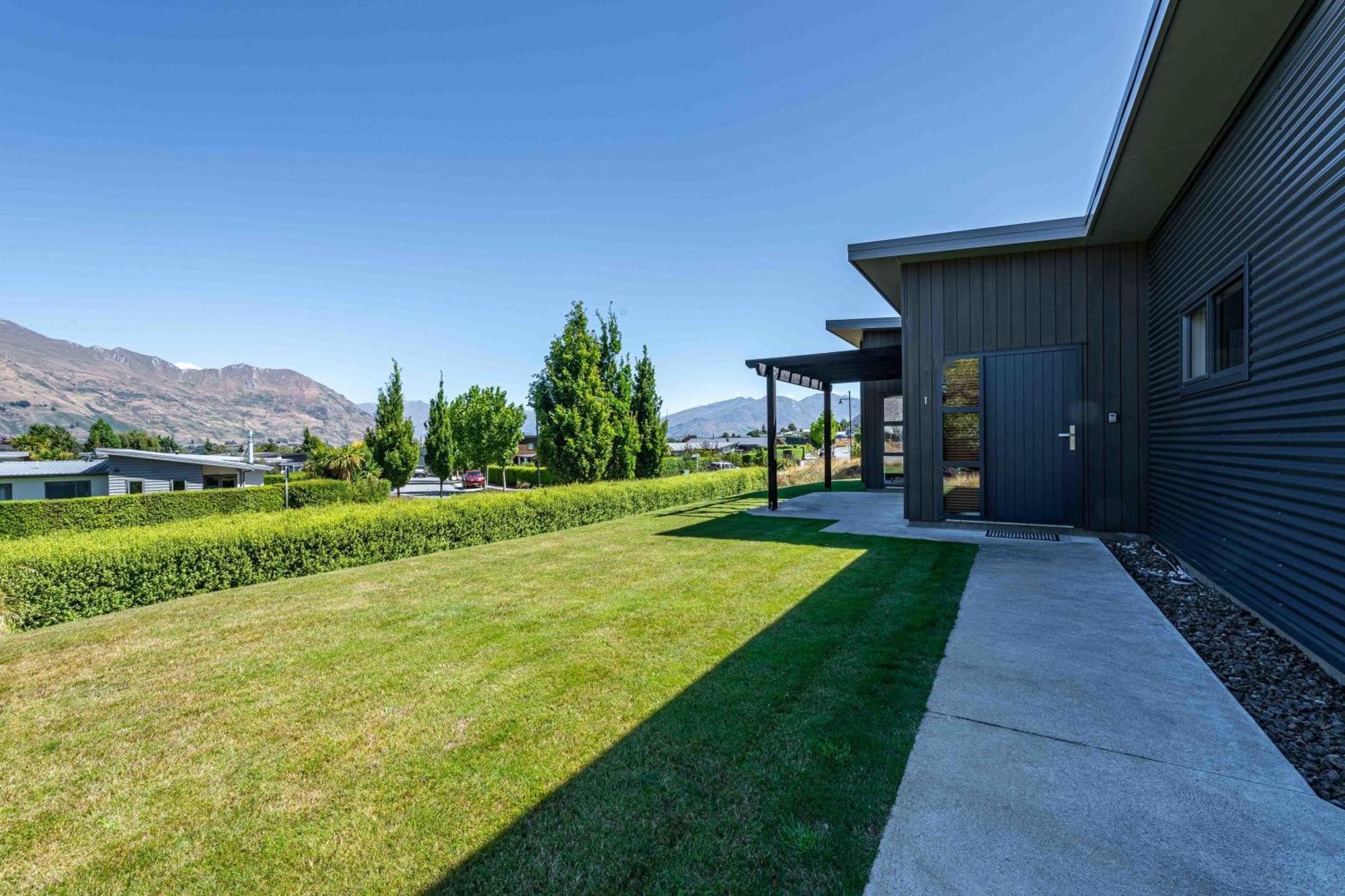 Hoheria Mountain Lodge Wanaka Exterior photo